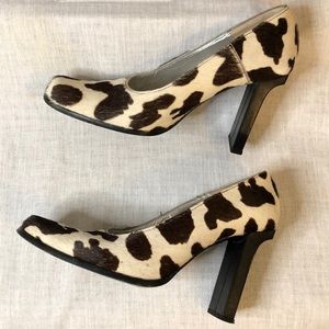 BEBE PONY HAIR COWHIDE PUMP